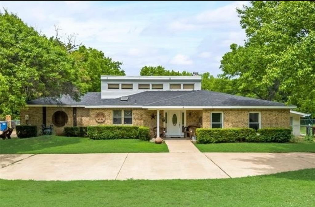 6049 W Red Bird Lane, Dallas, TX 75236