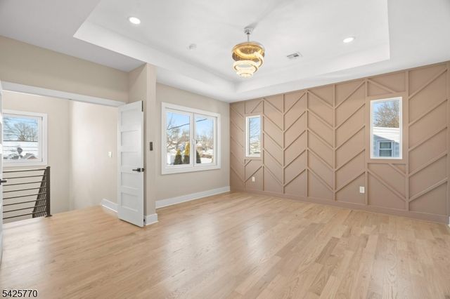 12 Western Dr, Fair Lawn Boro, NJ 07410