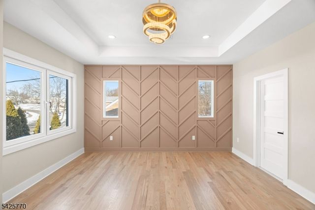 12 Western Dr, Fair Lawn Boro, NJ 07410