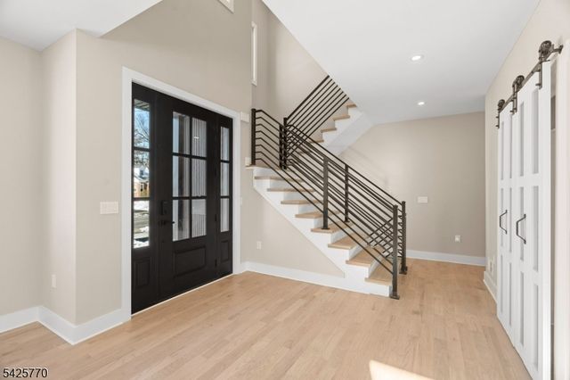 12 Western Dr, Fair Lawn Boro, NJ 07410