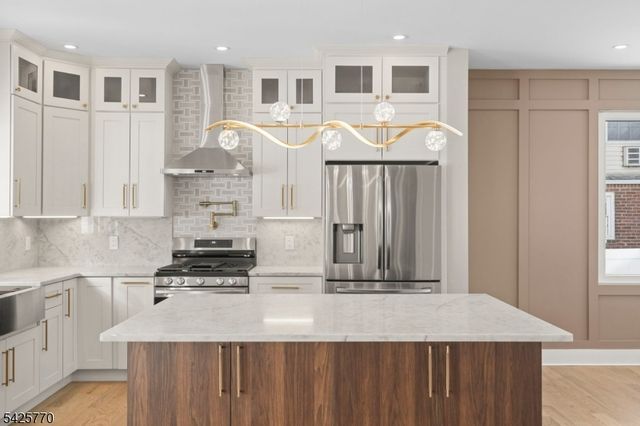 12 Western Dr, Fair Lawn Boro, NJ 07410