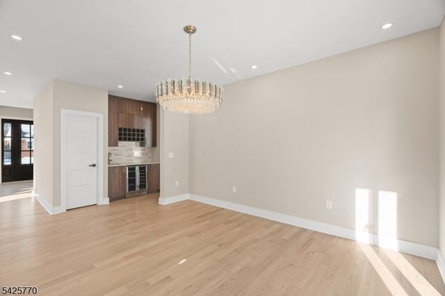 12 Western Dr, Fair Lawn Boro, NJ 07410