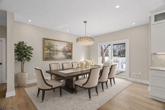 12 Western Dr, Fair Lawn Boro, NJ 07410