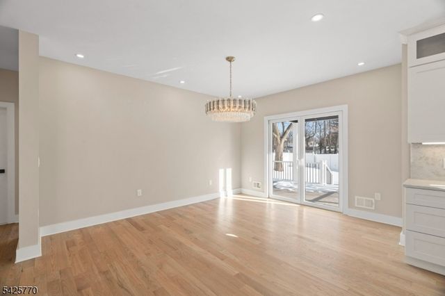 12 Western Dr, Fair Lawn Boro, NJ 07410