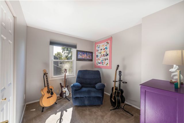 1533 Banbury Avenue, St. Charles, IL 60174