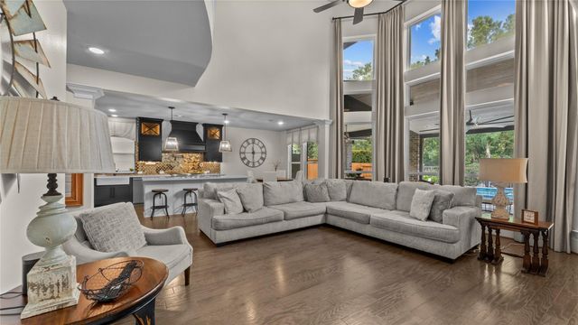 121 Hunter Hollow Place, Montgomery, TX 77316