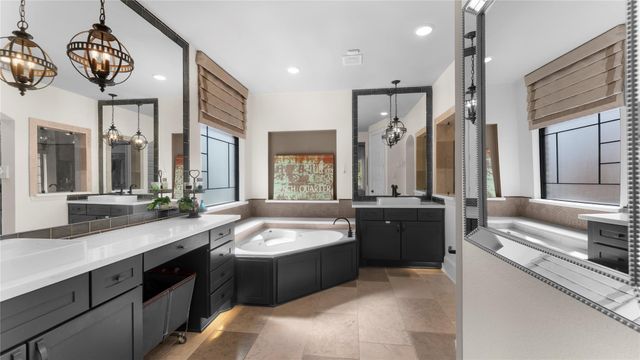 121 Hunter Hollow Place, Montgomery, TX 77316