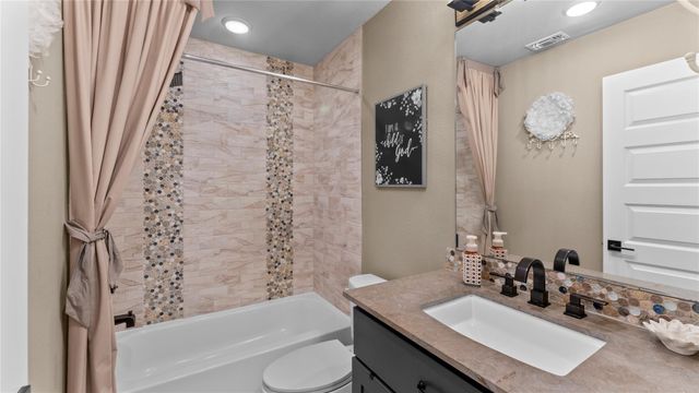 121 Hunter Hollow Place, Montgomery, TX 77316