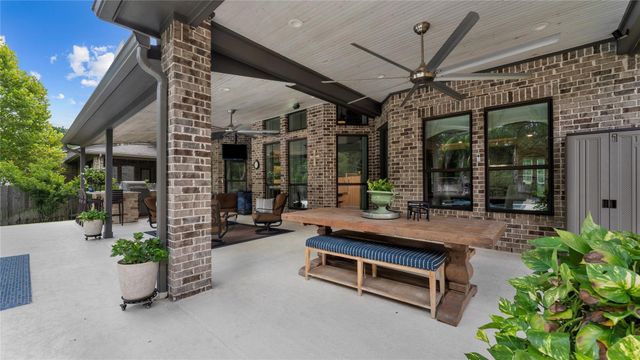 121 Hunter Hollow Place, Montgomery, TX 77316