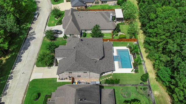 121 Hunter Hollow Place, Montgomery, TX 77316