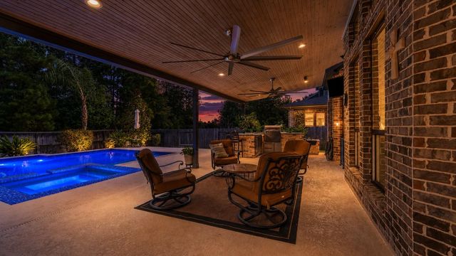 121 Hunter Hollow Place, Montgomery, TX 77316