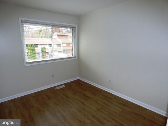 2253 COPPERSMITH SQ, Reston, VA 20191