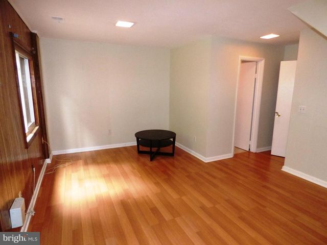 2253 COPPERSMITH SQ, Reston, VA 20191