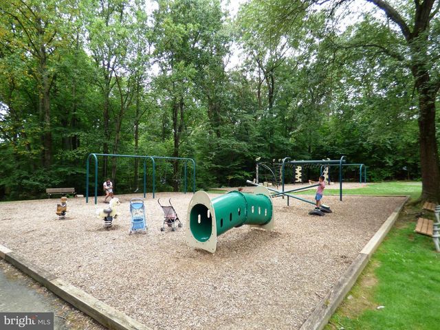 2253 COPPERSMITH SQ, Reston, VA 20191