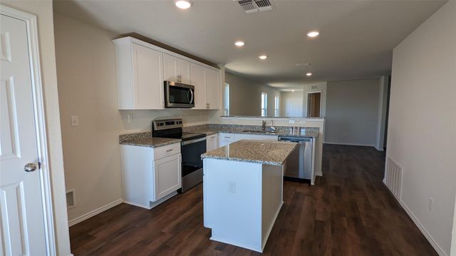 521 Autumn Blaze RD, New Braunfels, TX 78130