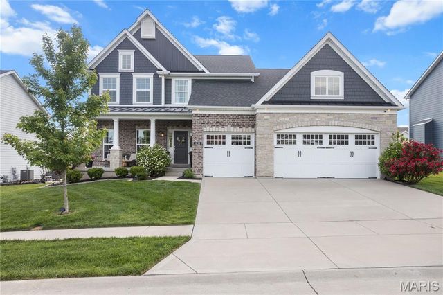 1233 Fienup Lake Drive, Chesterfield, MO 63005