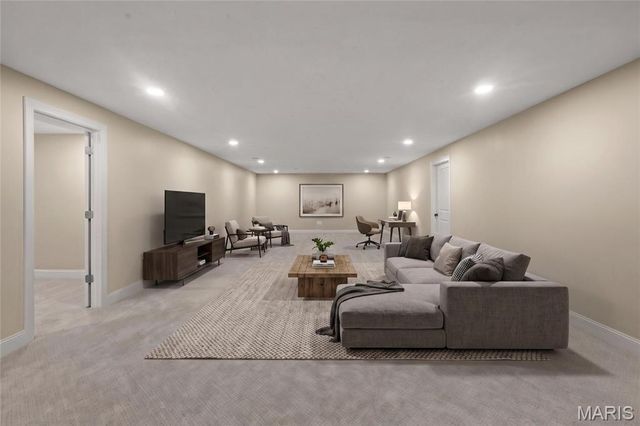 1233 Fienup Lake Drive, Chesterfield, MO 63005