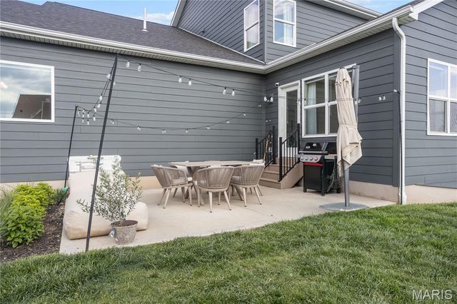 1233 Fienup Lake Drive, Chesterfield, MO 63005