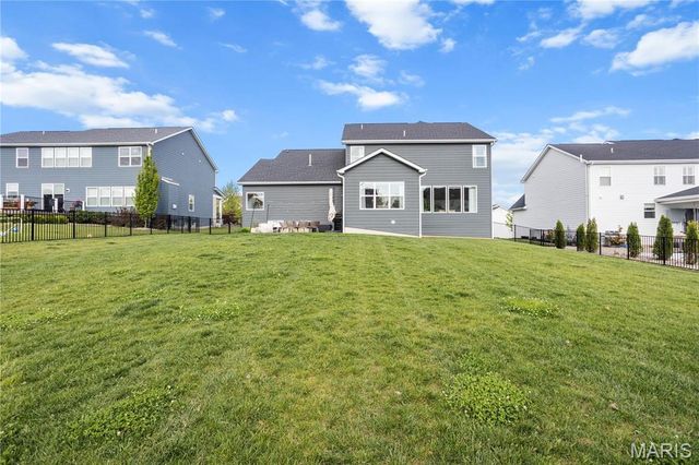 1233 Fienup Lake Drive, Chesterfield, MO 63005