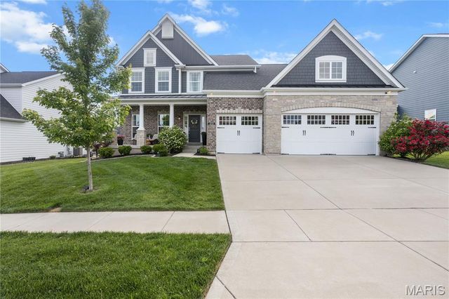 1233 Fienup Lake Drive, Chesterfield, MO 63005
