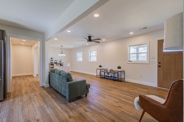 32 Manley Rd, Tracy City, TN 37387