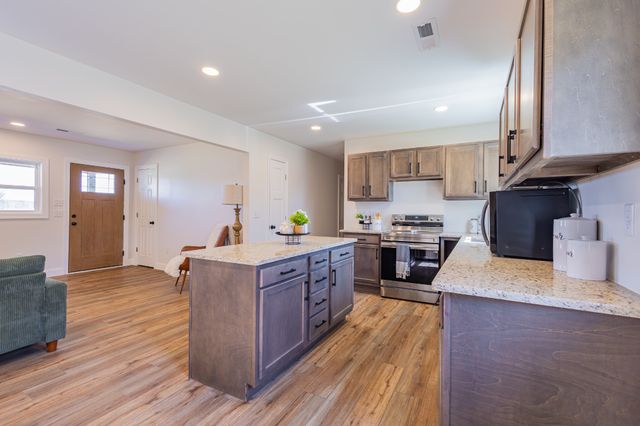 32 Manley Rd, Tracy City, TN 37387