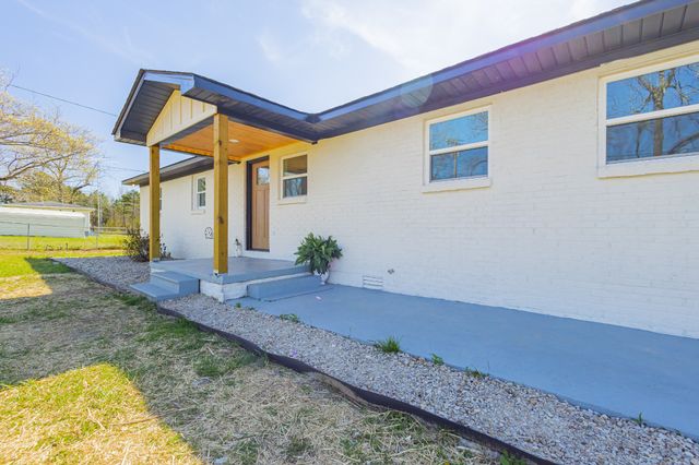 32 Manley Rd, Tracy City, TN 37387