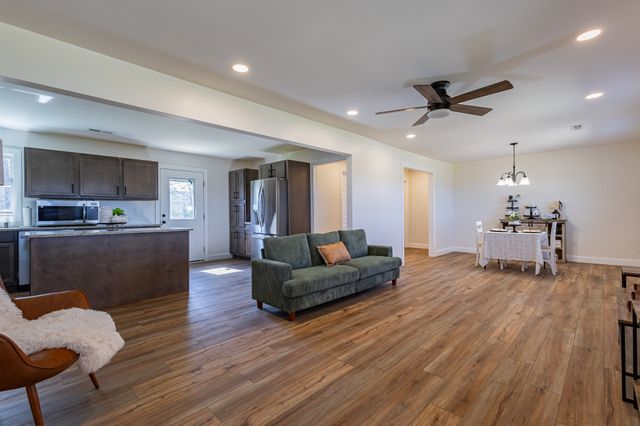 32 Manley Rd, Tracy City, TN 37387