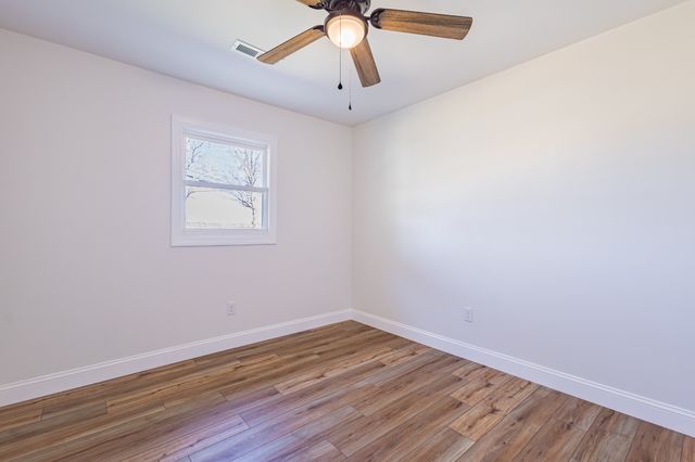 32 Manley Rd, Tracy City, TN 37387