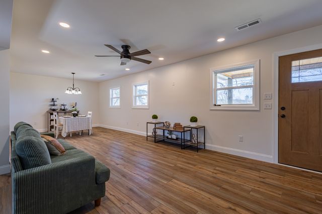 32 Manley Rd, Tracy City, TN 37387