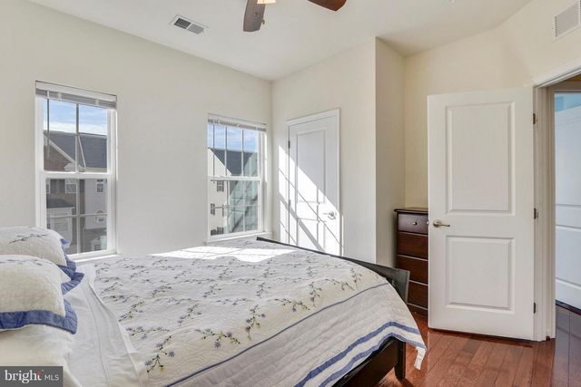 22887 LACEY OAK TER, Sterling, VA 20166