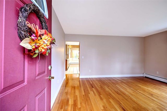 98 Iroquois Road, Cumberland, RI 02864