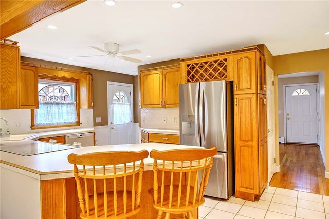 98 Iroquois Road, Cumberland, RI 02864