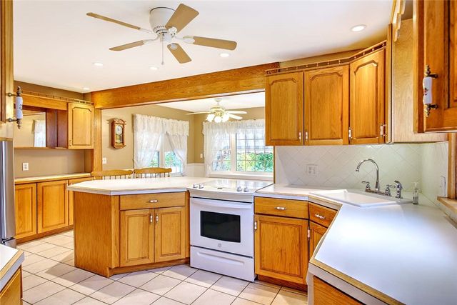 98 Iroquois Road, Cumberland, RI 02864