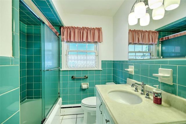 98 Iroquois Road, Cumberland, RI 02864