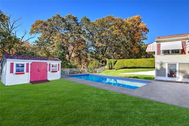 98 Iroquois Road, Cumberland, RI 02864