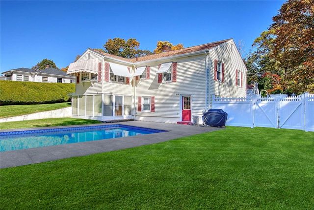 98 Iroquois Road, Cumberland, RI 02864