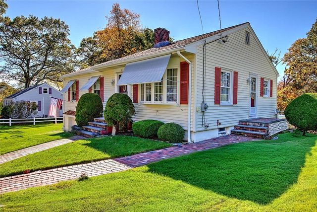 98 Iroquois Road, Cumberland, RI 02864