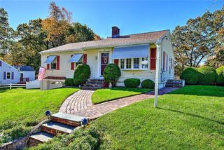 98 Iroquois Road, Cumberland, RI 02864