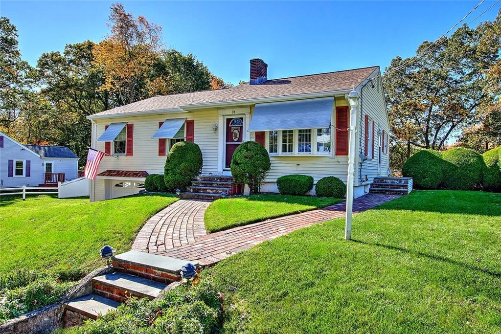 98 Iroquois Road, Cumberland, RI 02864