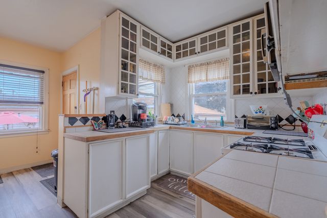 4012 W Eddy Street, Chicago, IL 60641