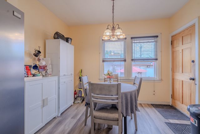 4012 W Eddy Street, Chicago, IL 60641