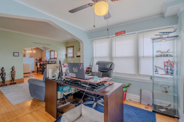 4012 W Eddy Street, Chicago, IL 60641
