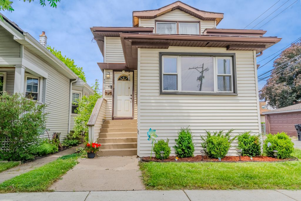 4012 W Eddy Street, Chicago, IL 60641