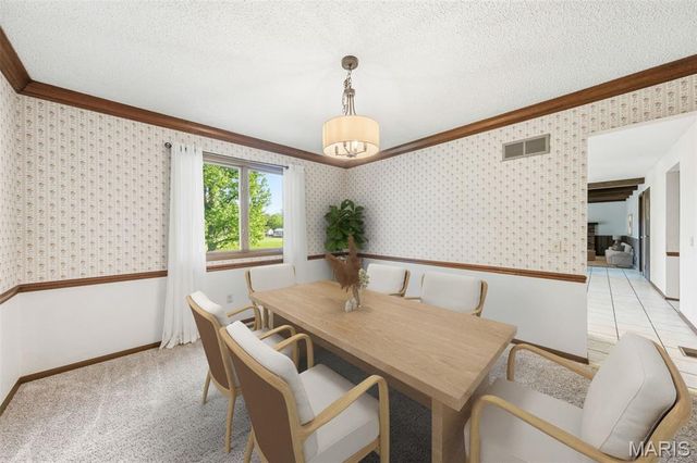 1007 Holly River Drive, Florissant, MO 63031
