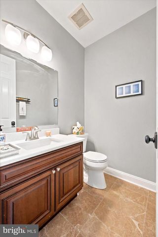 581 HAWTHORNE LN, Harleysville, PA 19438
