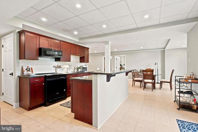 581 HAWTHORNE LN, Harleysville, PA 19438