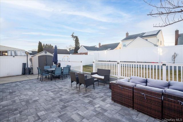 238 Jefferson Street, Franklin Square, NY 11010