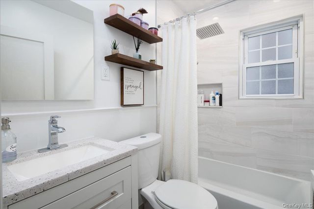 238 Jefferson Street, Franklin Square, NY 11010