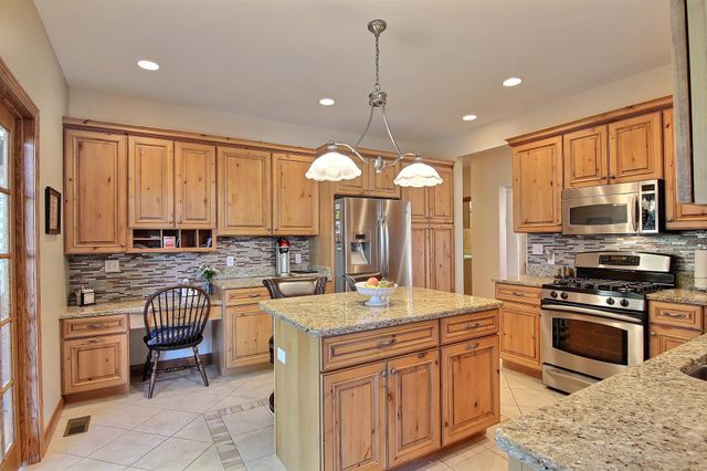 1135 Mary Ellen Drive, Crown Point, IN 46307